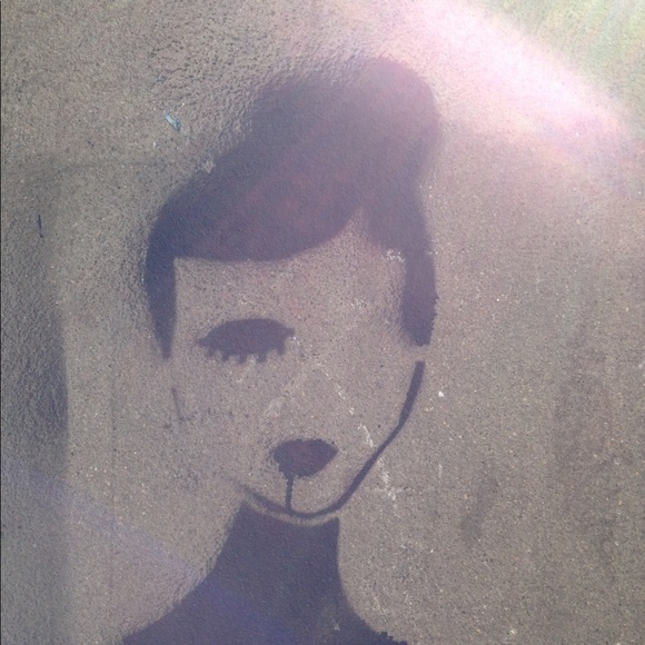 Meet your Posher, April - Picture 1 of 1